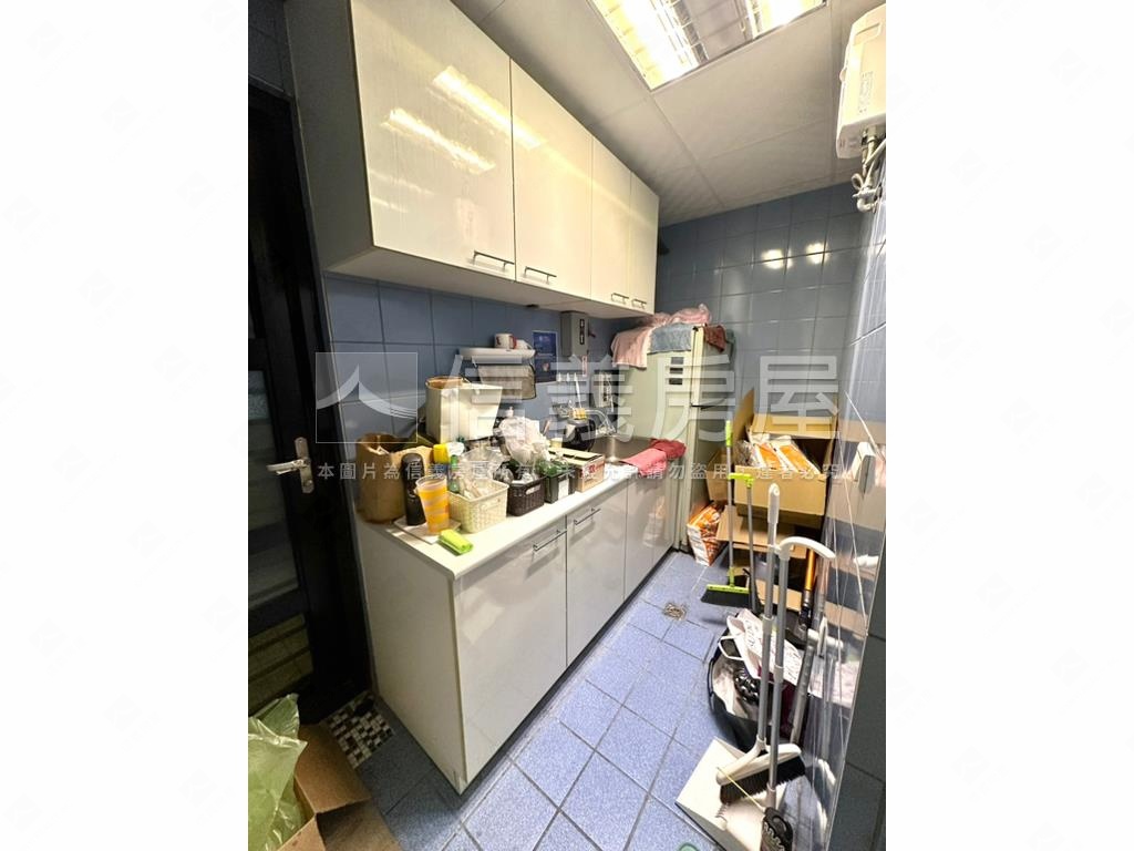 近市府捷運站邊間美辦房屋室內格局與周邊環境