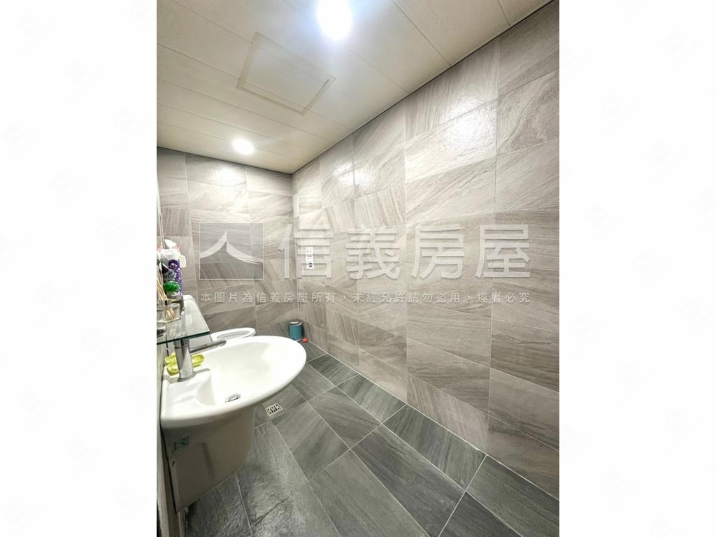 近市府捷運站邊間美辦房屋室內格局與周邊環境