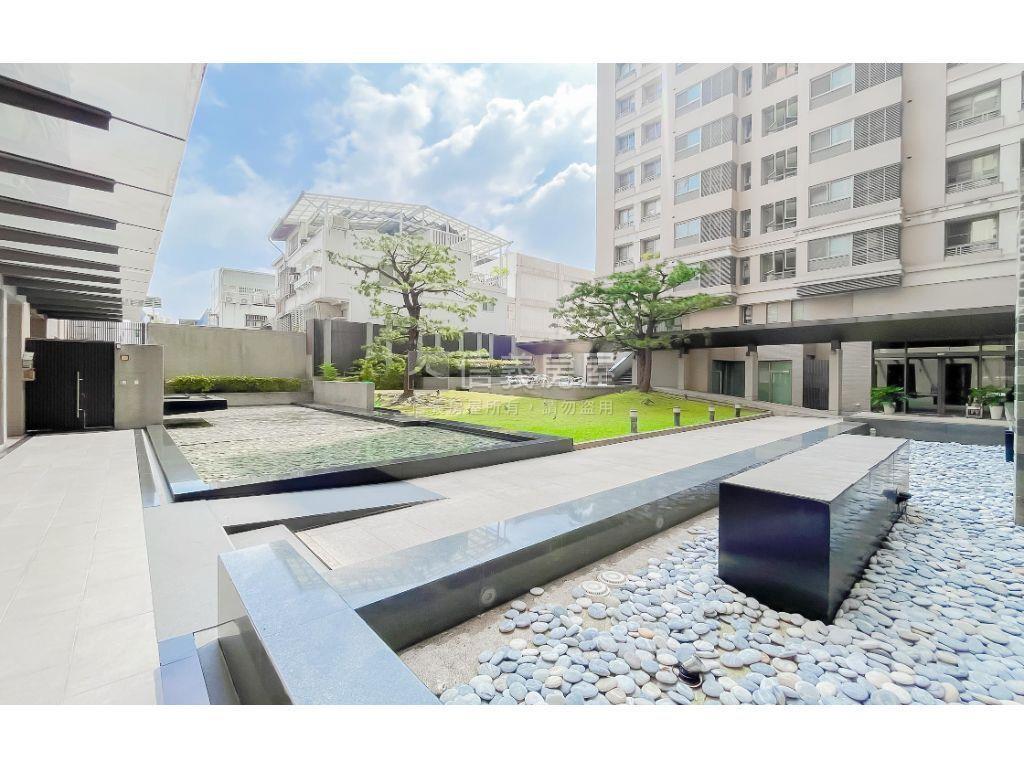 ★惠宇建設面公園雙車位房屋室內格局與周邊環境