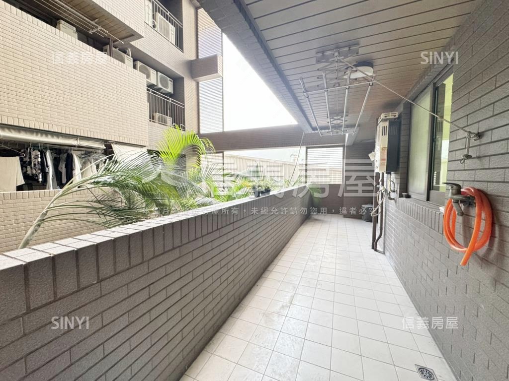 豐富公園視野戶四房雙平車房屋室內格局與周邊環境