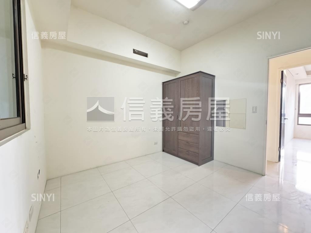 豐富公園視野戶四房雙平車房屋室內格局與周邊環境