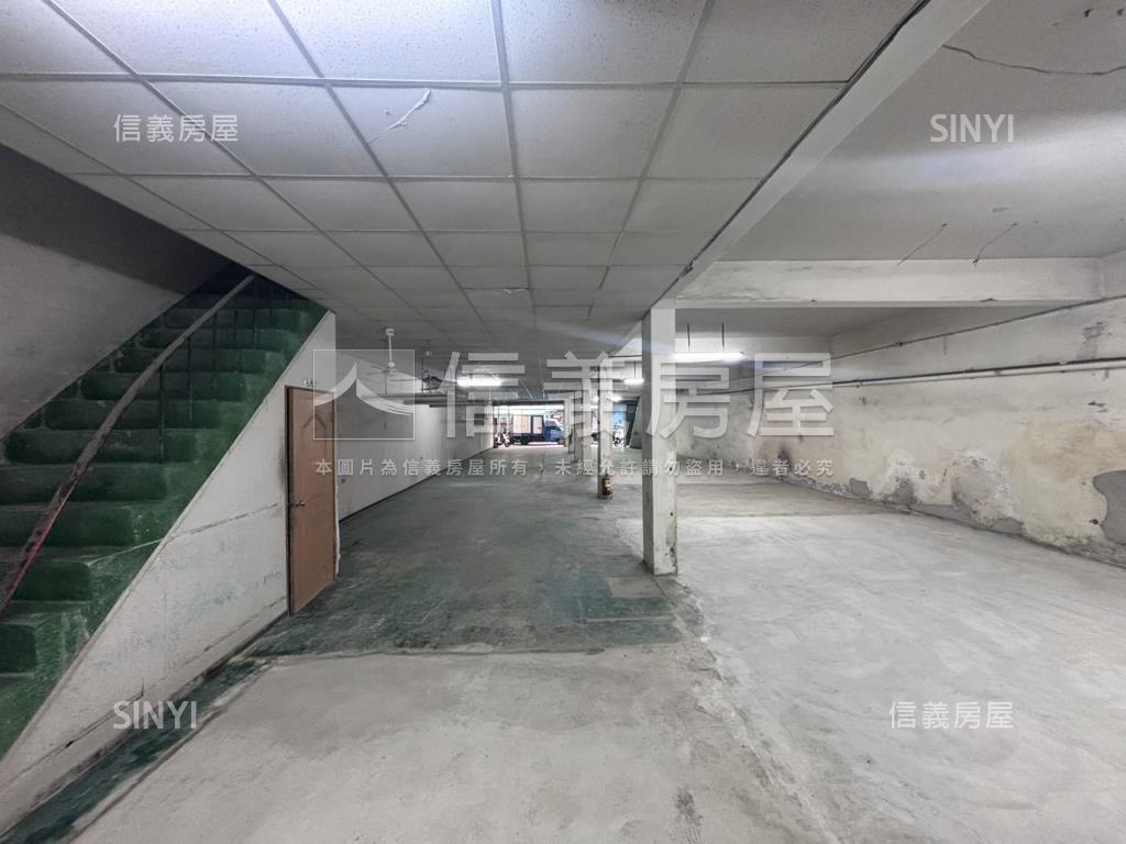 近中正路大坪數廠房房屋室內格局與周邊環境