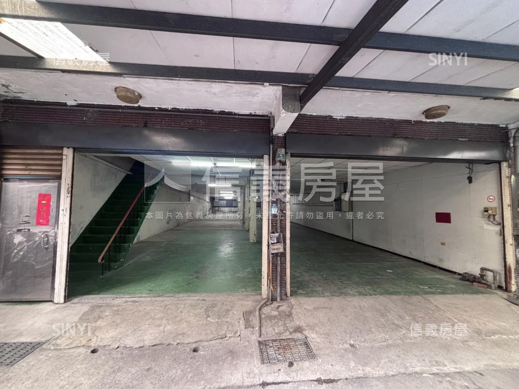 近中正路大坪數廠房房屋室內格局與周邊環境