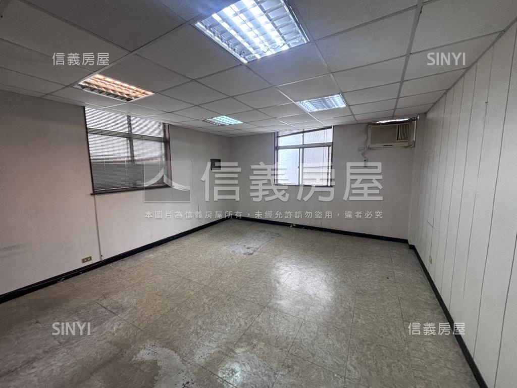 近中正路大坪數廠房房屋室內格局與周邊環境