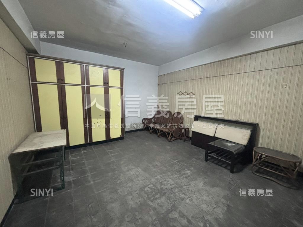 近中正路大坪數廠房房屋室內格局與周邊環境