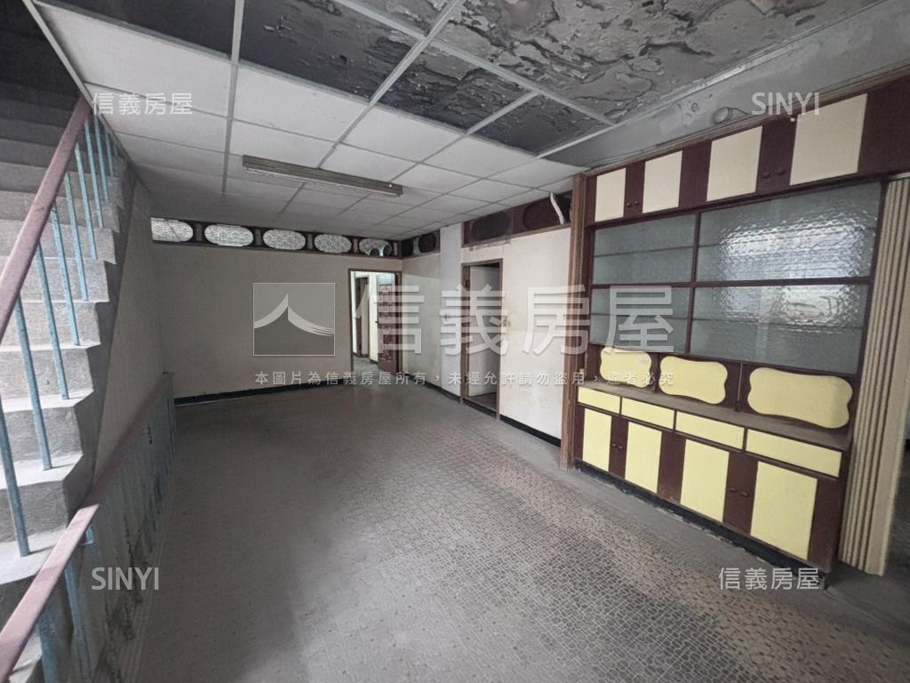 近中正路大坪數廠房房屋室內格局與周邊環境