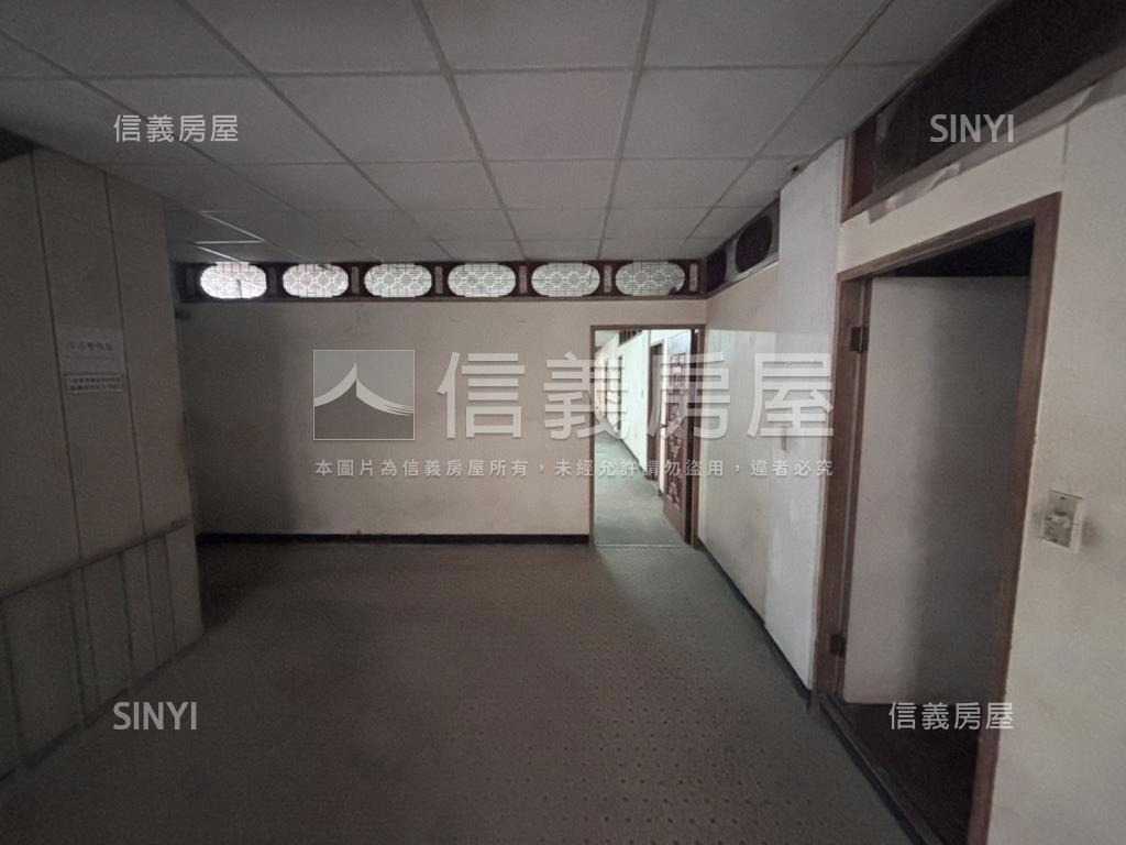 近中正路大坪數廠房房屋室內格局與周邊環境