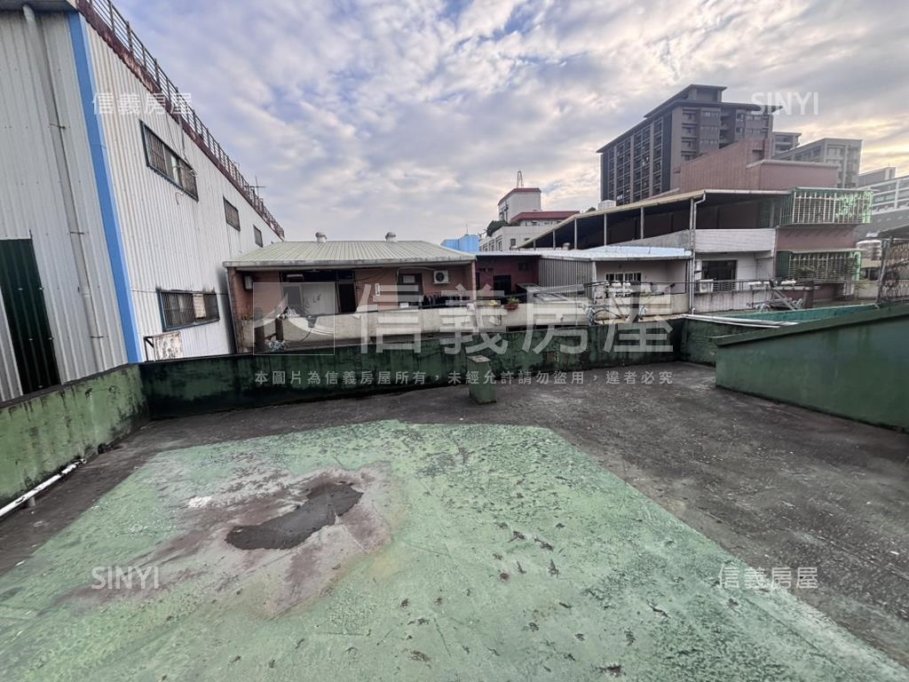 近中正路大坪數廠房房屋室內格局與周邊環境
