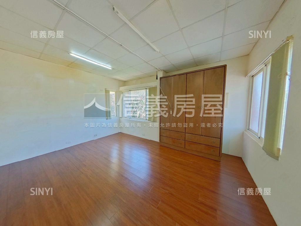 近園區邊間庭院車庫別墅房屋室內格局與周邊環境