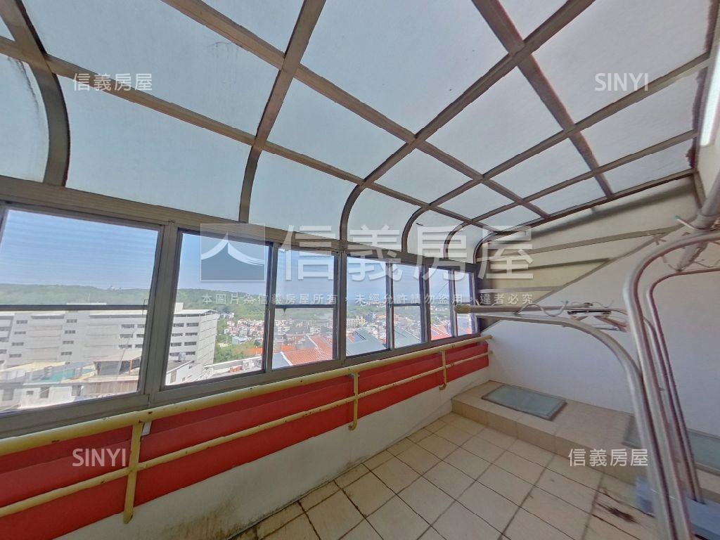 近園區邊間庭院車庫別墅房屋室內格局與周邊環境