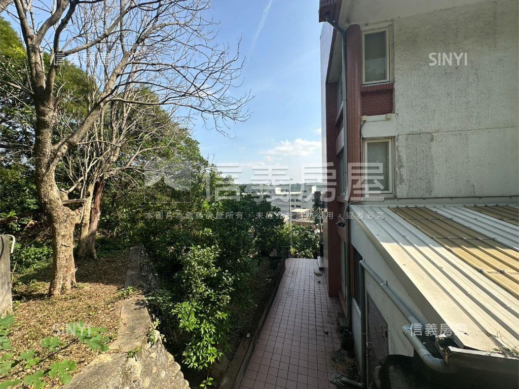 近園區邊間庭院車庫別墅房屋室內格局與周邊環境