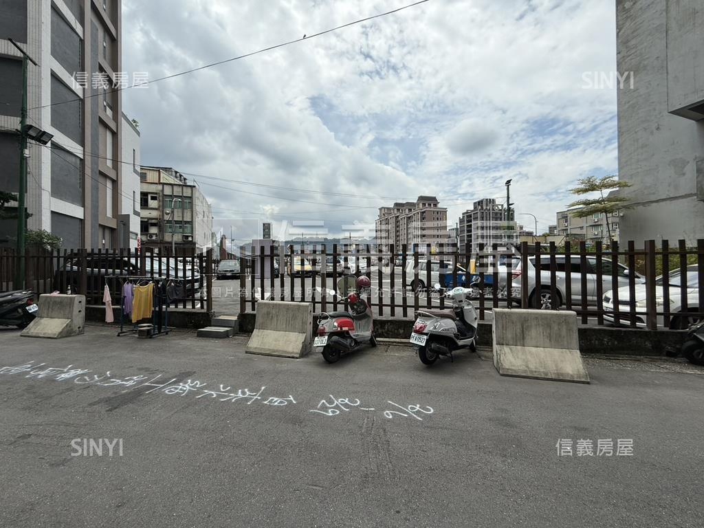 鶯歌國小旁乙工種工業地房屋室內格局與周邊環境
