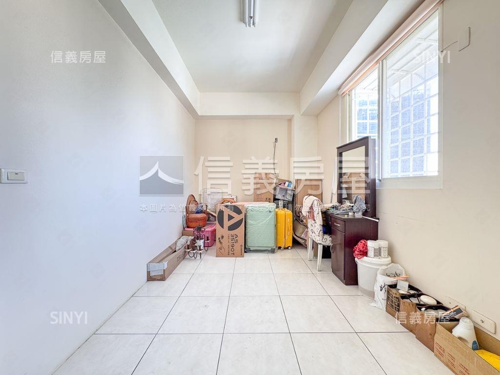 正義路邊間別墅房屋室內格局與周邊環境