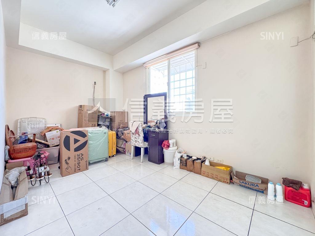 正義路邊間別墅房屋室內格局與周邊環境