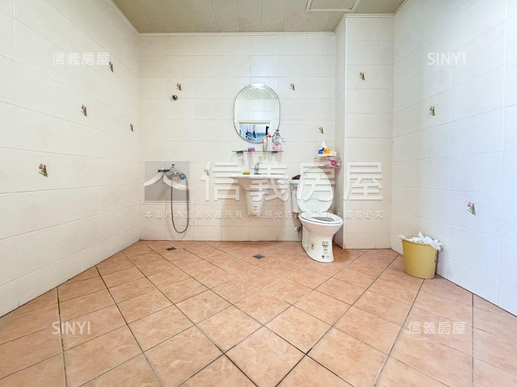 正義路邊間別墅房屋室內格局與周邊環境