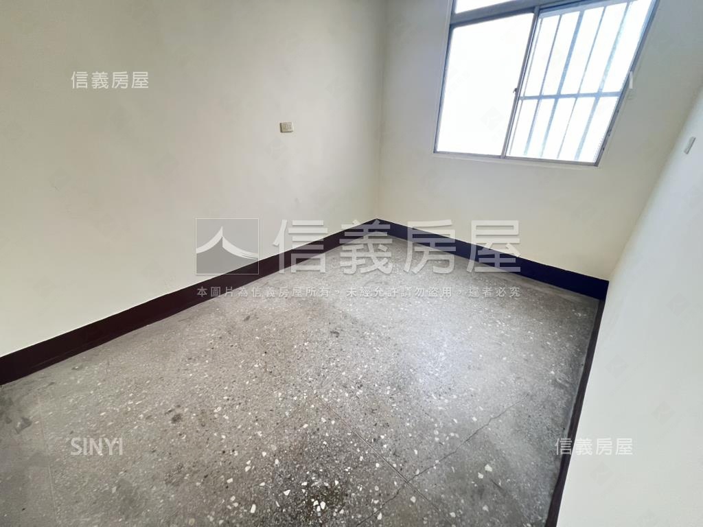 地約５９坪，邊間透天房屋室內格局與周邊環境