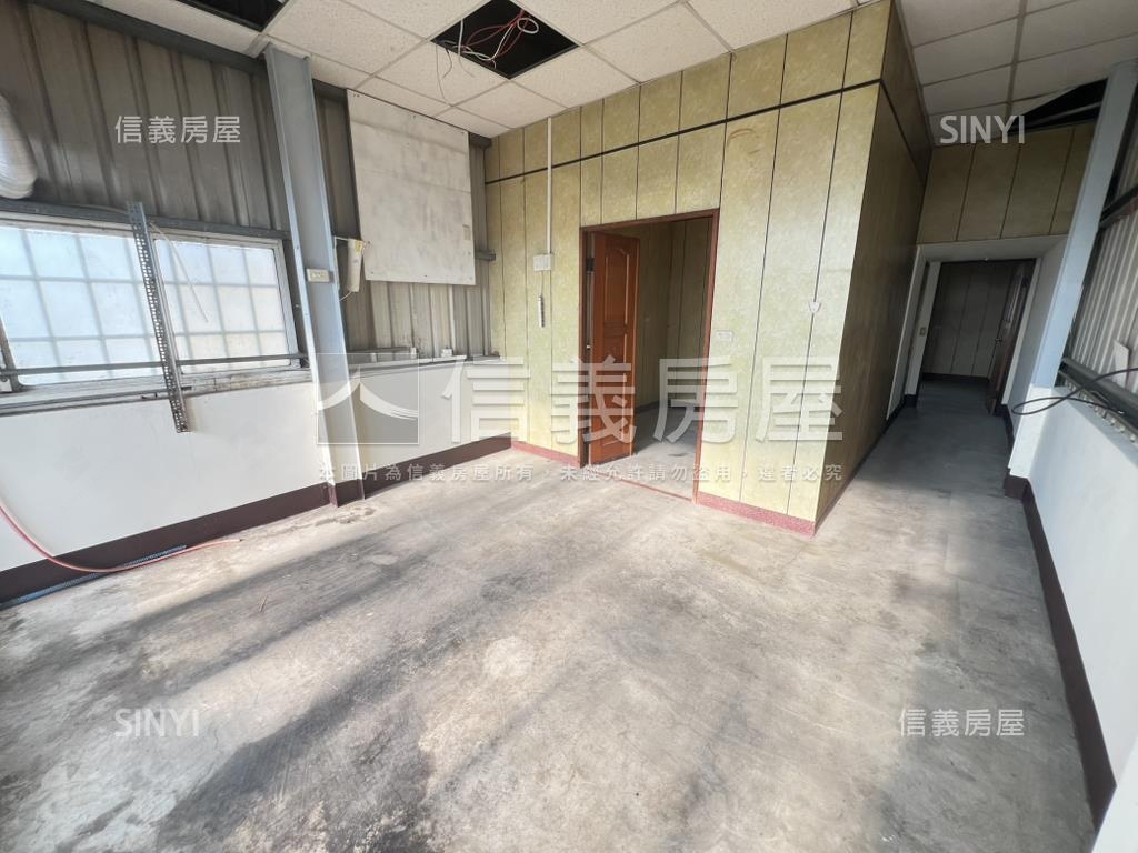 地約５９坪，邊間透天房屋室內格局與周邊環境