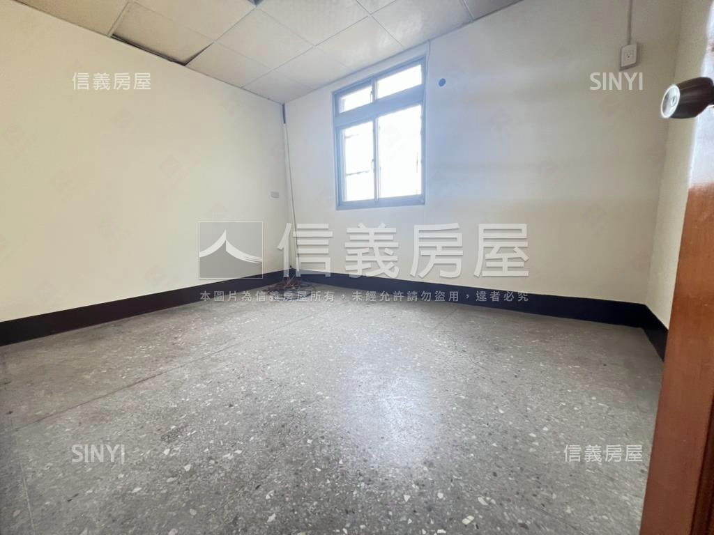 地約５９坪，邊間透天房屋室內格局與周邊環境