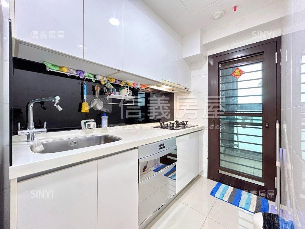 匯東方次頂樓視野三房車位房屋室內格局與周邊環境