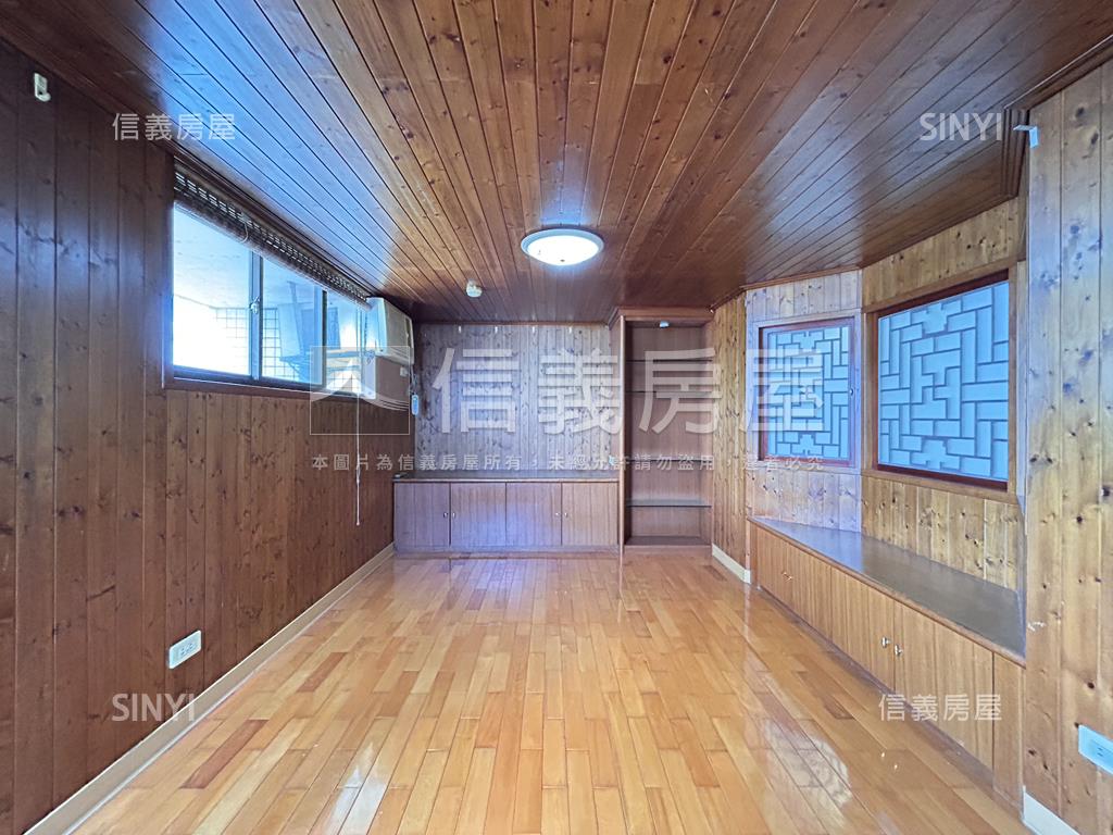 近十四張挑高美屋房屋室內格局與周邊環境