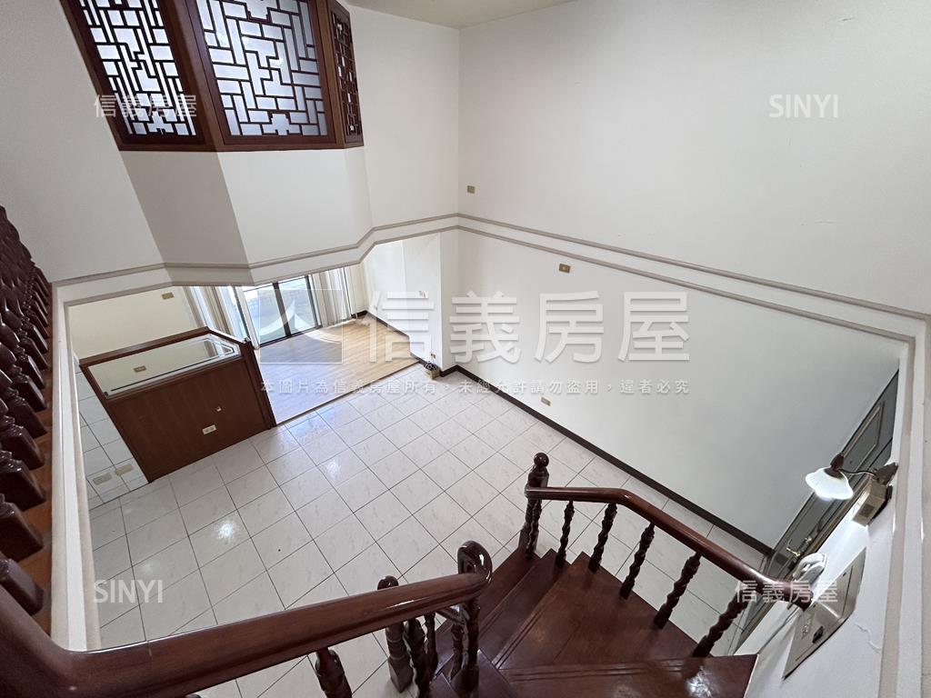 近十四張挑高美屋房屋室內格局與周邊環境