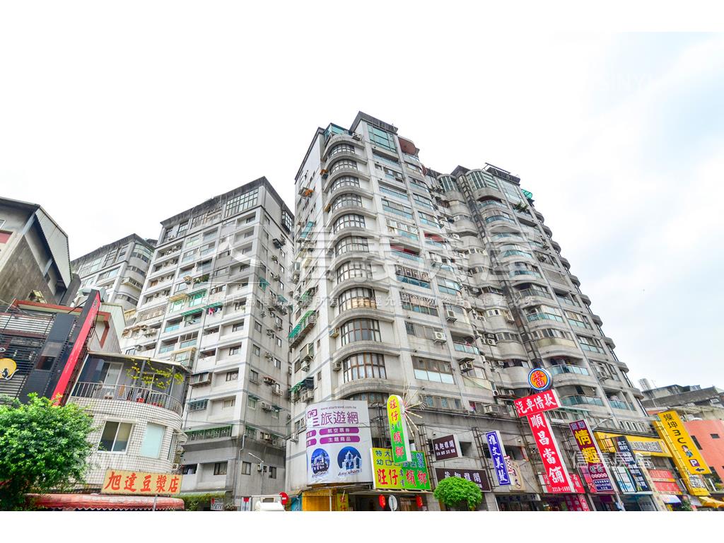近十四張挑高美屋房屋室內格局與周邊環境