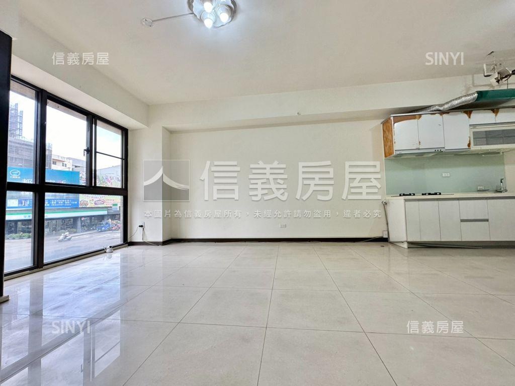 五權路漂亮店面含車位房屋室內格局與周邊環境