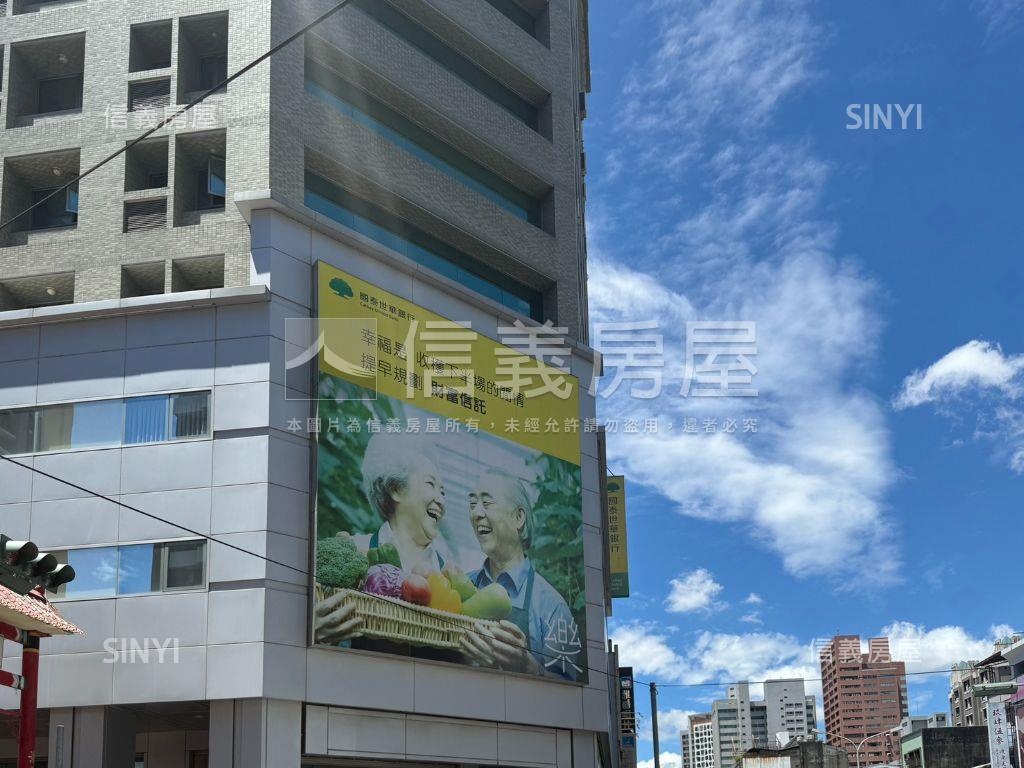 五權路漂亮店面含車位房屋室內格局與周邊環境