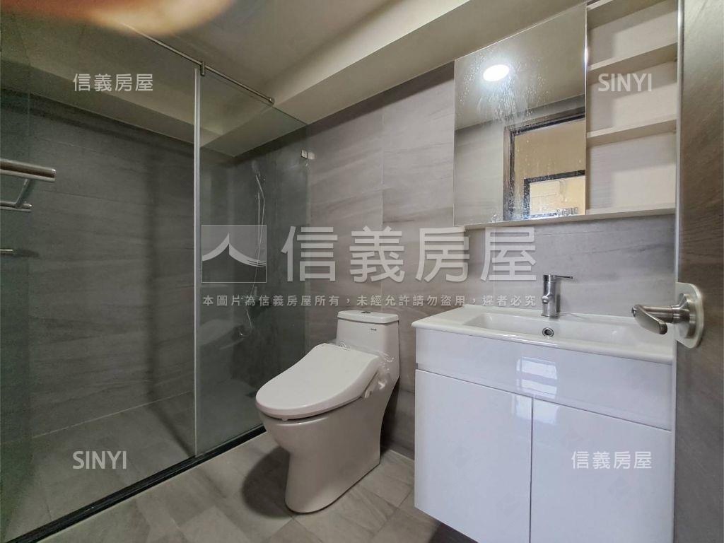鴻邑璞臻兩房平面車位房屋室內格局與周邊環境