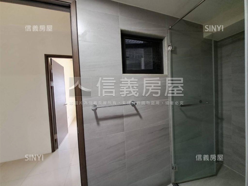 鴻邑璞臻兩房平面車位房屋室內格局與周邊環境
