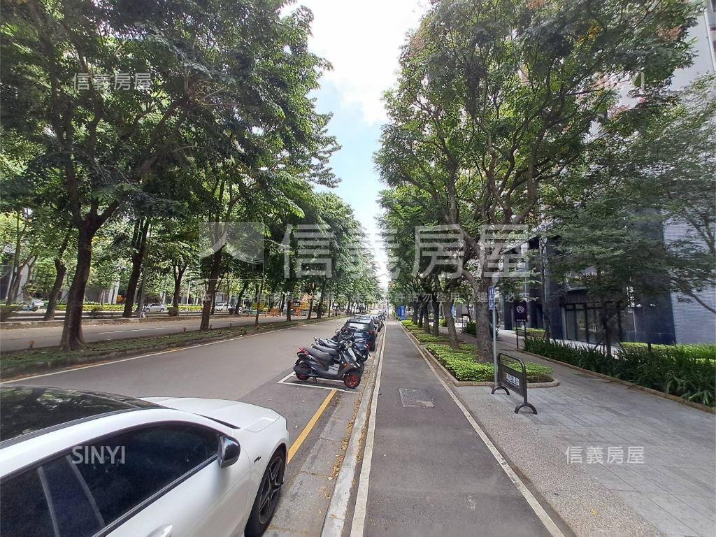 鴻邑璞臻兩房平面車位房屋室內格局與周邊環境