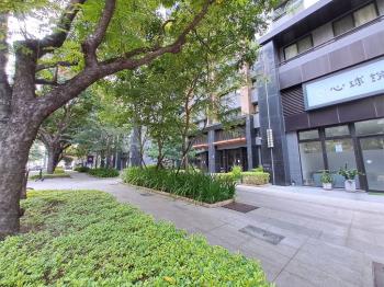 鴻邑璞臻兩房平面車位