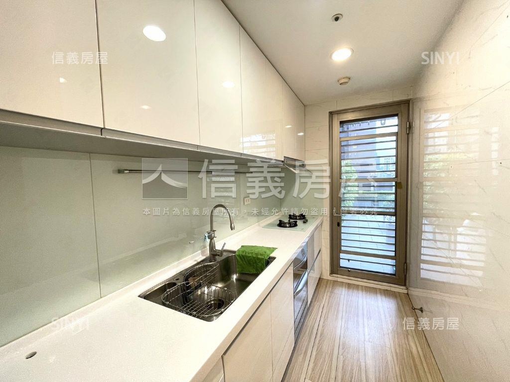 南方之星邊間稀有電梯２房房屋室內格局與周邊環境