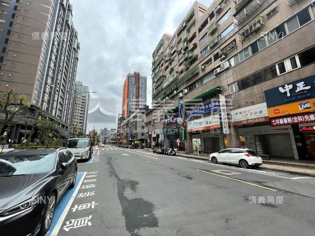 南方之星邊間稀有電梯２房房屋室內格局與周邊環境