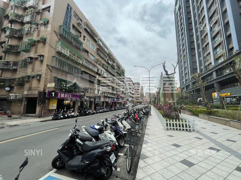 南方之星邊間稀有電梯２房房屋室內格局與周邊環境