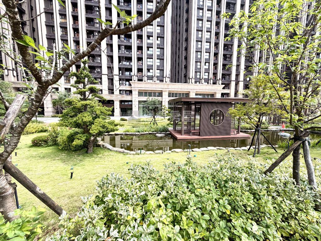 莊園簡裝兩房帶車位房屋室內格局與周邊環境