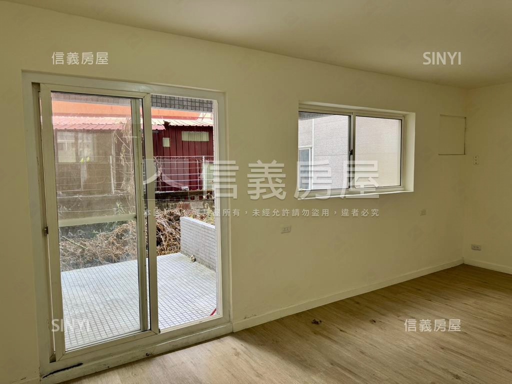 台北芳鄰挑高住宅有車位房屋室內格局與周邊環境