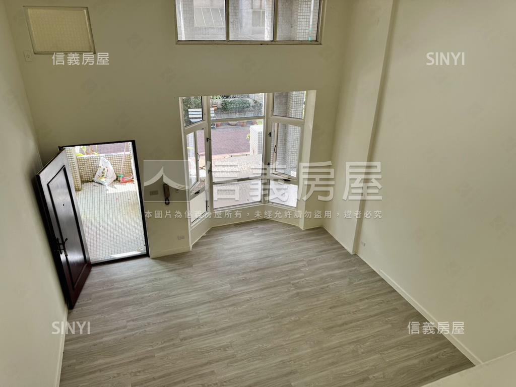 台北芳鄰挑高住宅有車位房屋室內格局與周邊環境