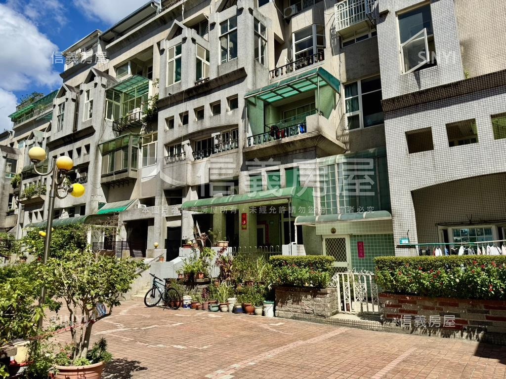 台北芳鄰挑高住宅有車位房屋室內格局與周邊環境