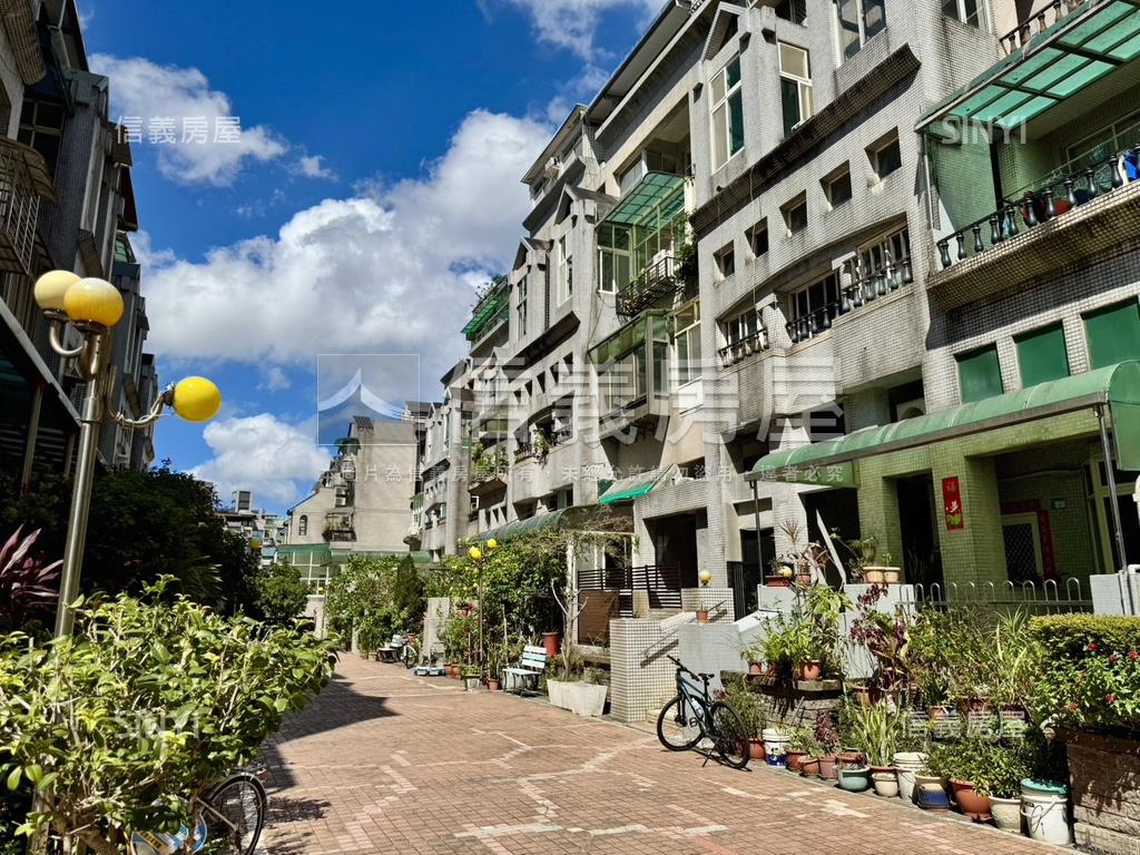 台北芳鄰挑高住宅有車位房屋室內格局與周邊環境