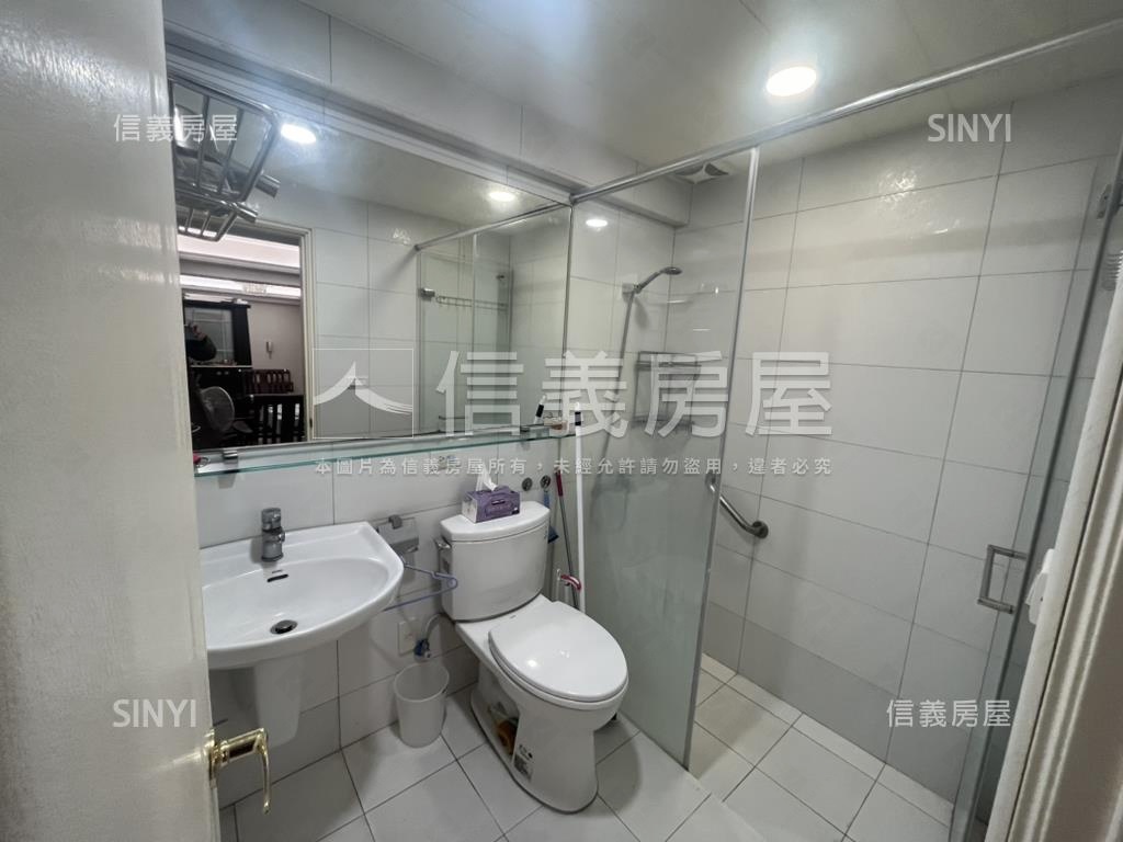 國泰仁愛大空間雙併華廈房屋室內格局與周邊環境