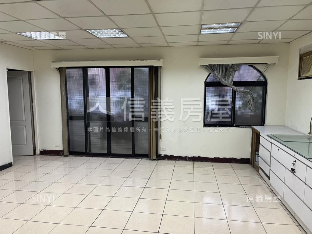 國泰仁愛大空間雙併華廈房屋室內格局與周邊環境