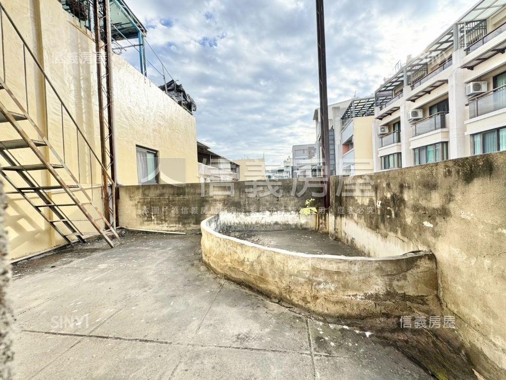 專任邊間臨路大地坪透天房屋室內格局與周邊環境