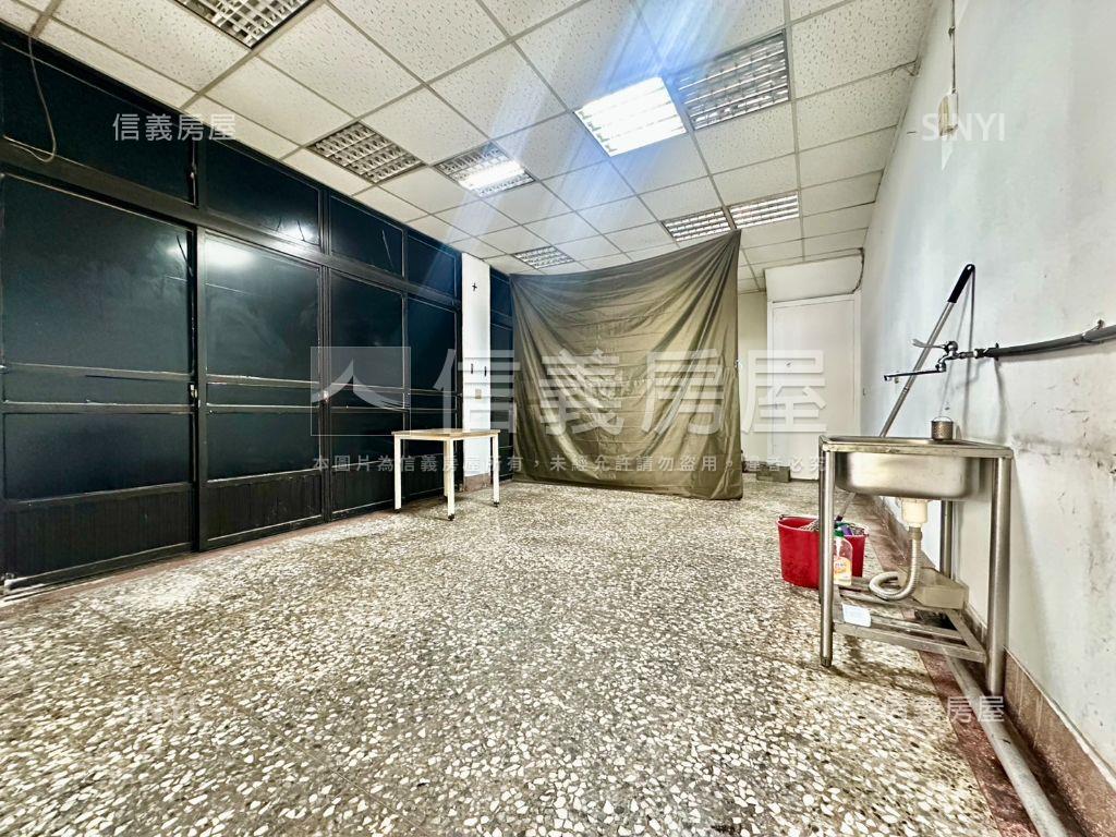近捷運！稀有釋出角間店面房屋室內格局與周邊環境