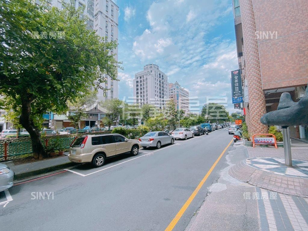 近Ｇ７捷運陽光綠意樓店房屋室內格局與周邊環境