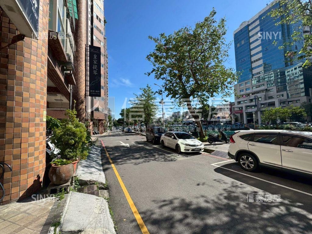 近Ｇ７捷運陽光綠意樓店房屋室內格局與周邊環境