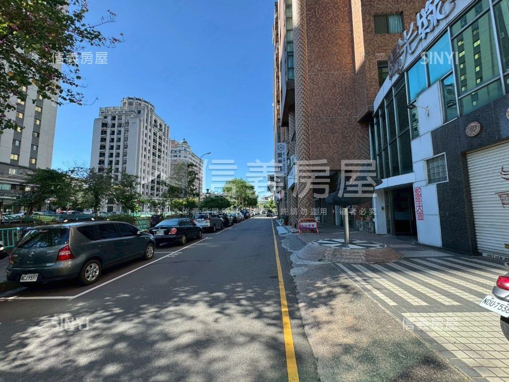 近Ｇ７捷運陽光綠意樓店房屋室內格局與周邊環境