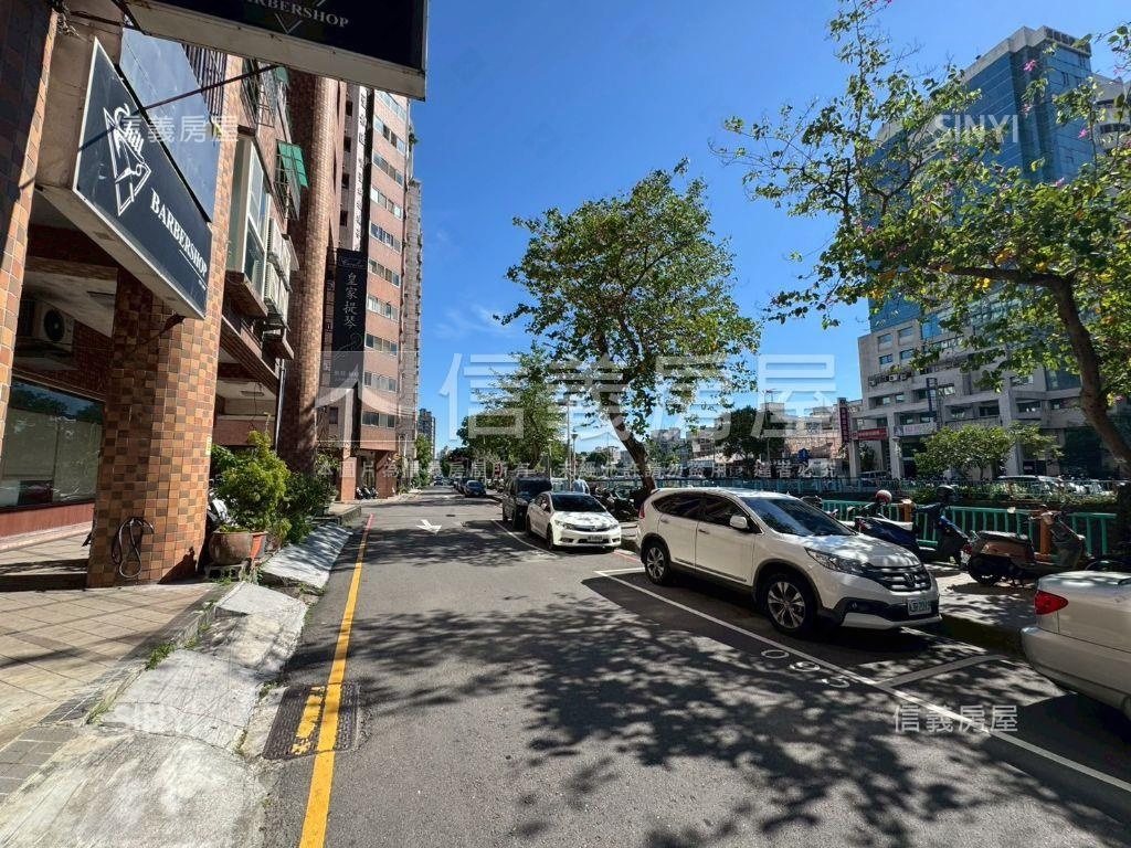 近Ｇ７捷運陽光綠意樓店房屋室內格局與周邊環境