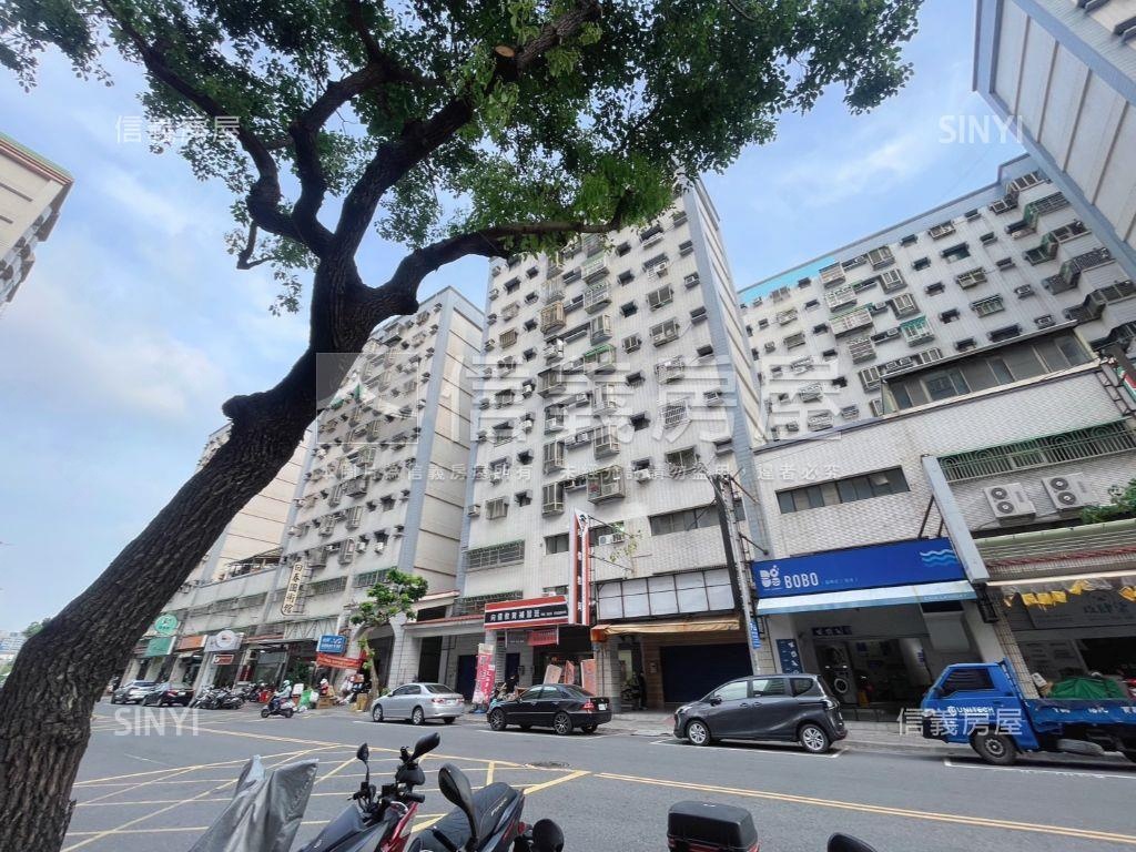 好市多面寬．金店面房屋室內格局與周邊環境