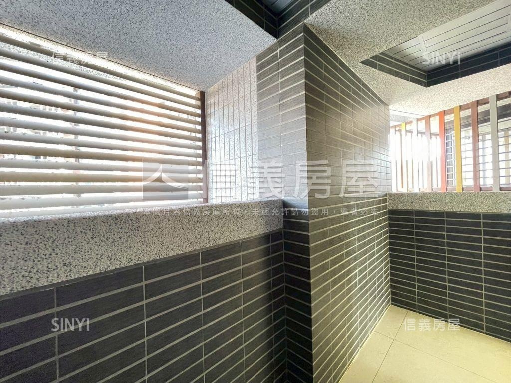 天際二房平車稀有格局釋出房屋室內格局與周邊環境